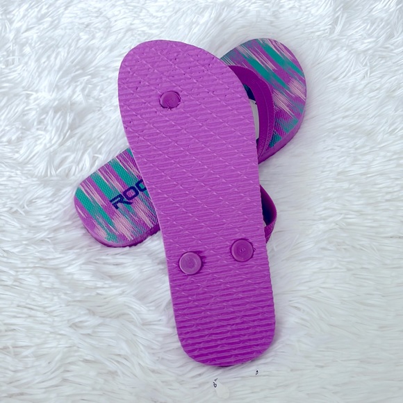 Girls Flops! Size 1. NWT’s. - Picture 3 of 3